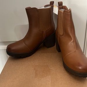 Sz 8.5 Bella Marie Tennessee Ankle Boots